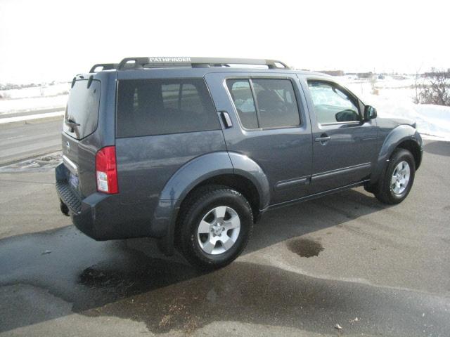 2005 Nissan Pathfinder EX AT With Leather