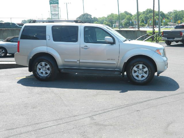 2005 Nissan Pathfinder 4dr 2WD Auto 3.5L V6