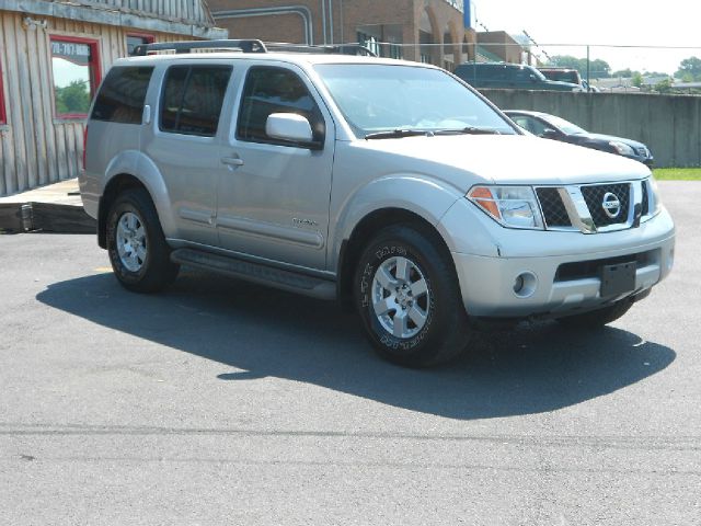 2005 Nissan Pathfinder 4dr 2WD Auto 3.5L V6