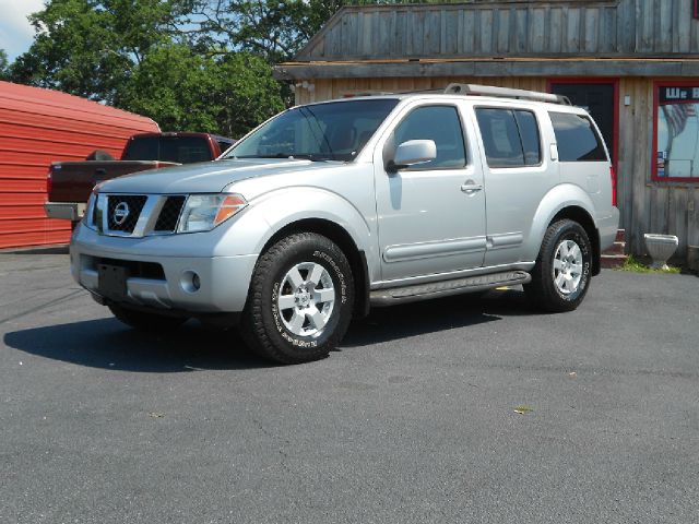 2005 Nissan Pathfinder 4dr 2WD Auto 3.5L V6