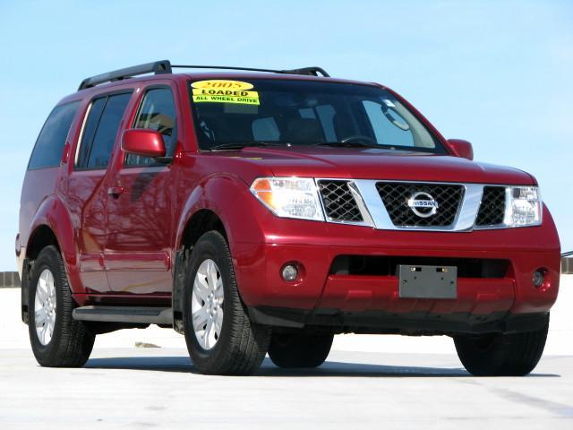 2005 Nissan Pathfinder 4dr Sdn Auto GLS w/XM