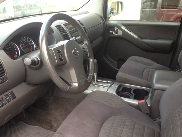 2005 Nissan Pathfinder EX-L W/ DVD System