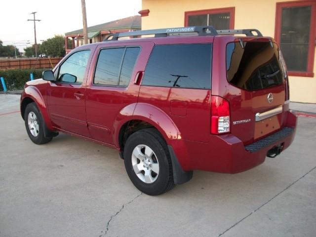 2005 Nissan Pathfinder X