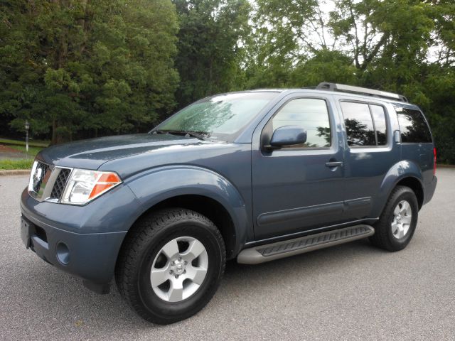 2006 Nissan Pathfinder Luxury II Sedan