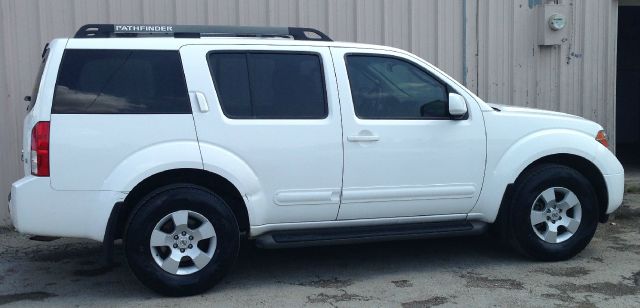 2006 Nissan Pathfinder Touring / AWD