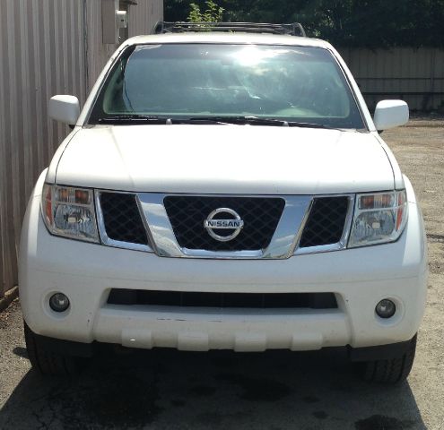 2006 Nissan Pathfinder Touring / AWD