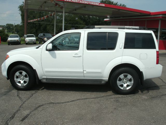 2006 Nissan Pathfinder EX-L W/ DVD System