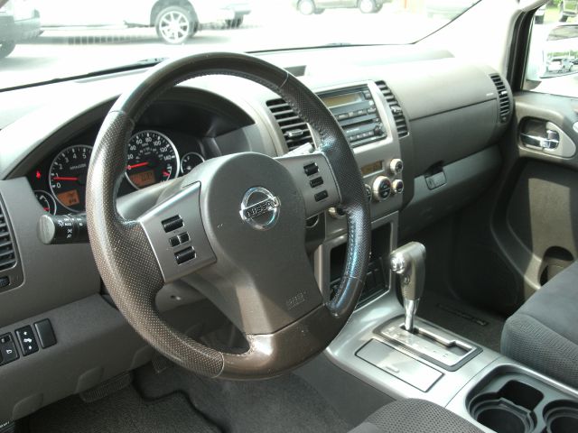 2006 Nissan Pathfinder EX-L W/ DVD System