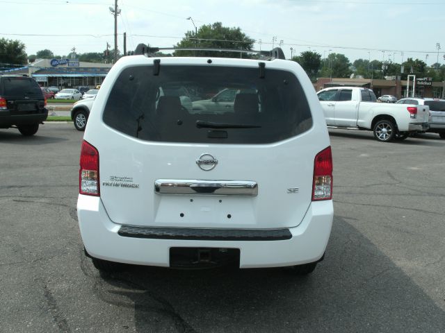 2006 Nissan Pathfinder EX-L W/ DVD System