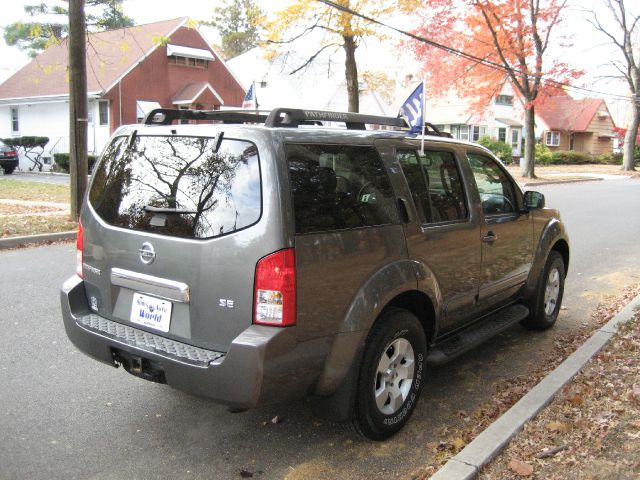 2006 Nissan Pathfinder EX-L W/ DVD System