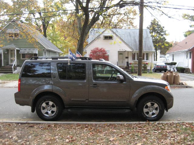 2006 Nissan Pathfinder EX-L W/ DVD System