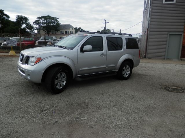 2006 Nissan Pathfinder EX-L W/ DVD System