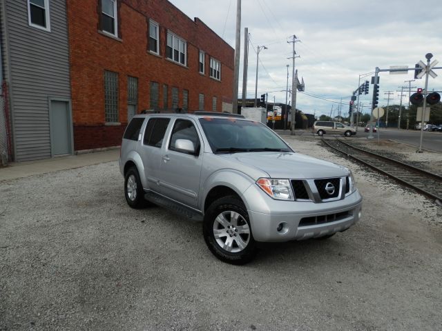 2006 Nissan Pathfinder EX-L W/ DVD System