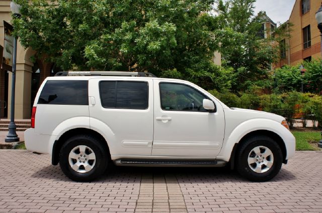 2006 Nissan Pathfinder SE