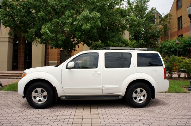 2006 Nissan Pathfinder SE