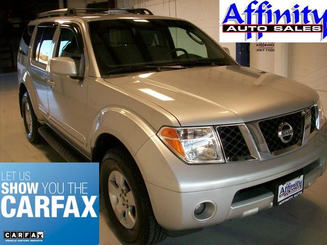 2006 Nissan Pathfinder SLT 25