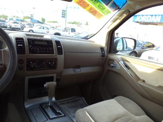 2006 Nissan Pathfinder SE