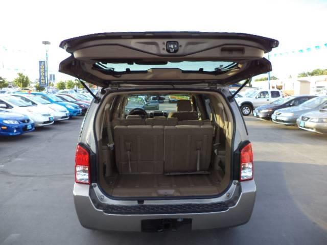 2006 Nissan Pathfinder SE