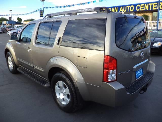 2006 Nissan Pathfinder SE