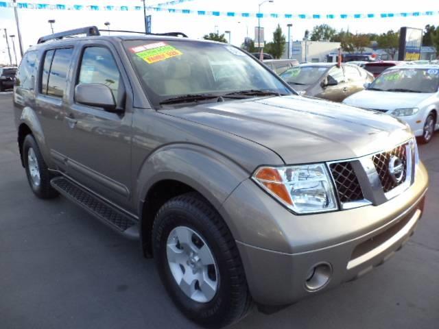 2006 Nissan Pathfinder SE