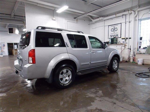 2006 Nissan Pathfinder SE