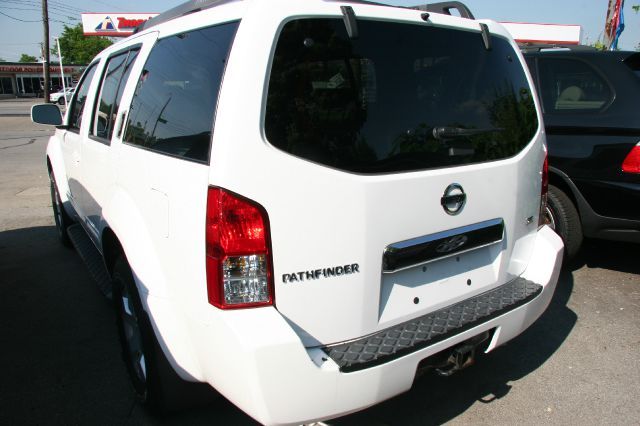 2007 Nissan Pathfinder EX-L W/ DVD System