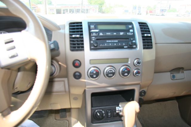 2007 Nissan Pathfinder EX-L W/ DVD System