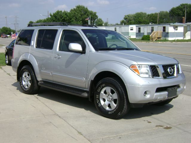 2007 Nissan Pathfinder EX-L W/ DVD System