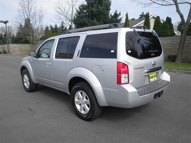 2008 Nissan Pathfinder XR