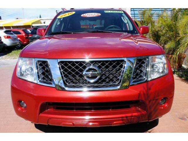 2010 Nissan Pathfinder SE