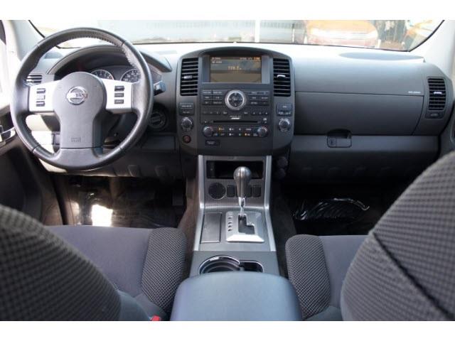 2010 Nissan Pathfinder SE