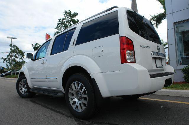 2011 Nissan Pathfinder X