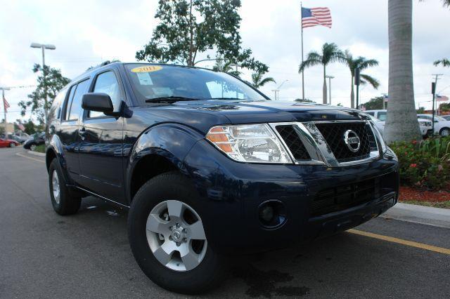 2011 Nissan Pathfinder XR