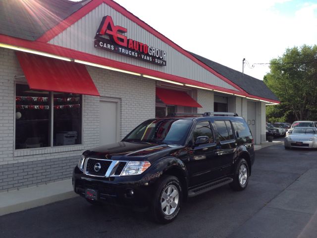 2012 Nissan Pathfinder 4-door Sedan AT Tech Pkg