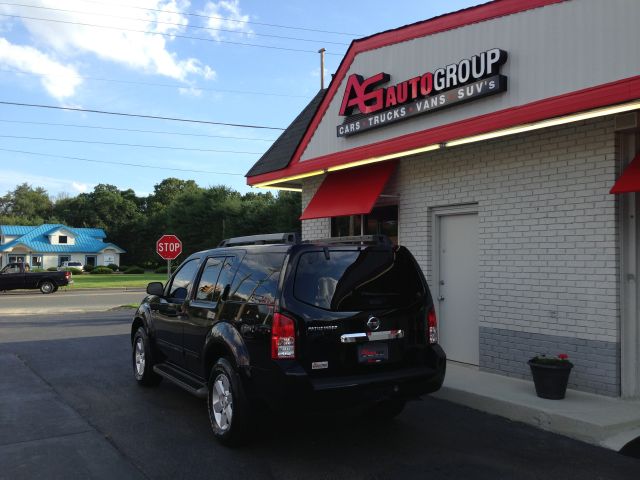 2012 Nissan Pathfinder 4-door Sedan AT Tech Pkg