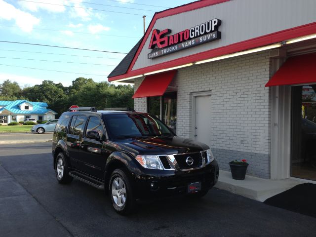 2012 Nissan Pathfinder 4-door Sedan AT Tech Pkg