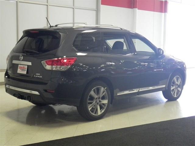 2013 Nissan Pathfinder Touring / Signature Editi