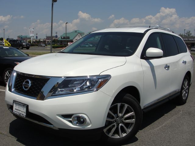 2013 Nissan Pathfinder SLE Sierra 2WD