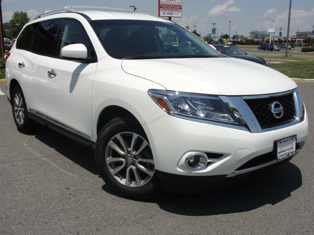 2013 Nissan Pathfinder SLE Sierra 2WD