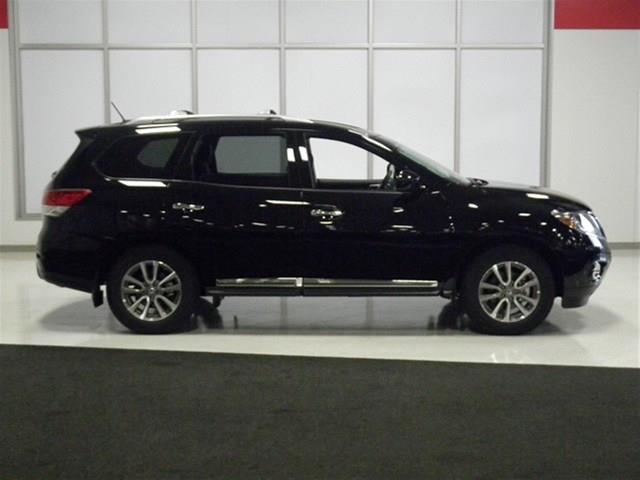 2013 Nissan Pathfinder Crewcab XLT Offrd 4X4