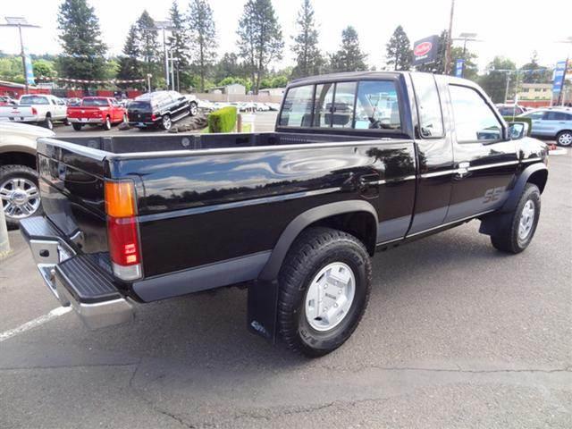 1992 Nissan Pickup Cross Tour EX-L SUV