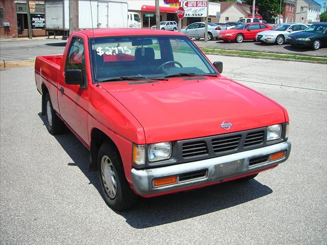 1993 Nissan Pickup LE - 4X4