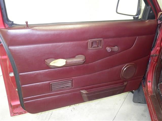 1993 Nissan Pickup Base