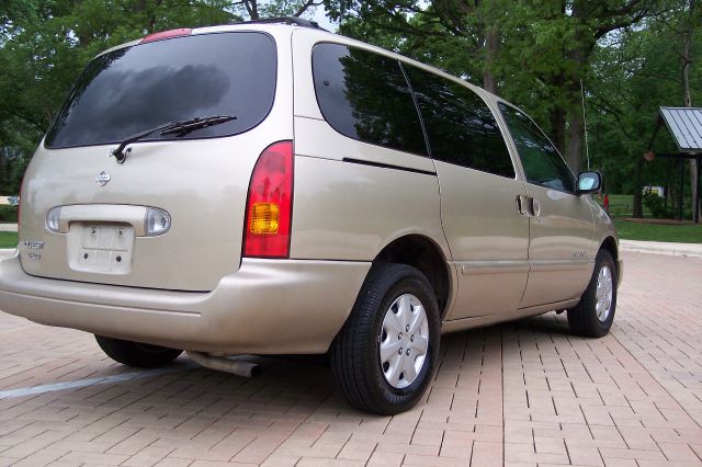 1999 Nissan Quest 2002 Chevrolet LTZ