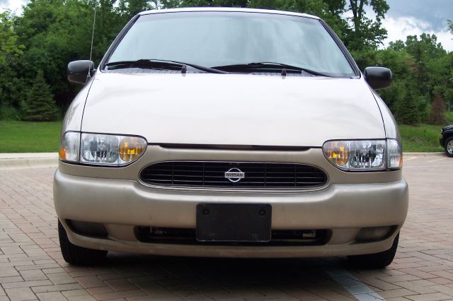 1999 Nissan Quest 2002 Chevrolet LTZ