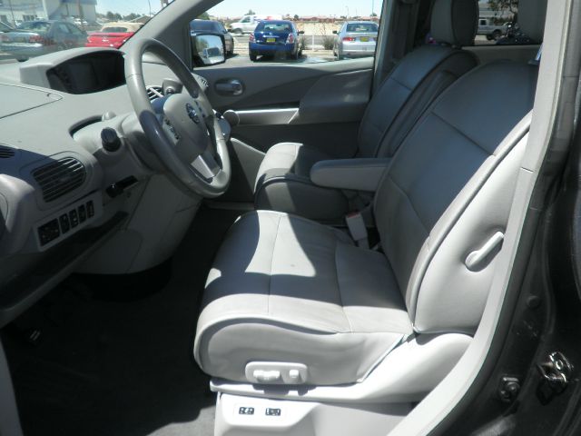 2004 Nissan Quest LE