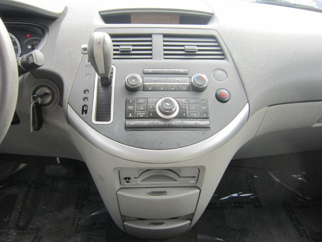 2004 Nissan Quest LE