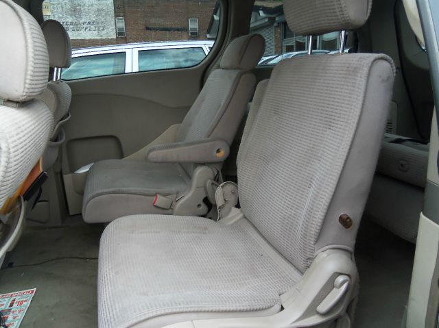 2004 Nissan Quest LE