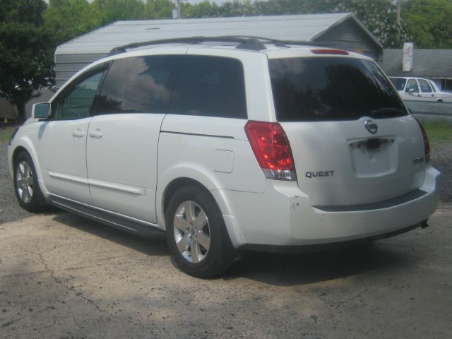 2004 Nissan Quest LE