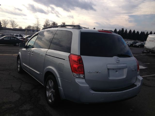 2004 Nissan Quest LE